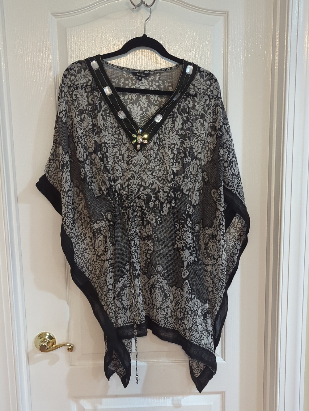 Just Love Black and Cream Embellished V-Neck Cover-up Size S